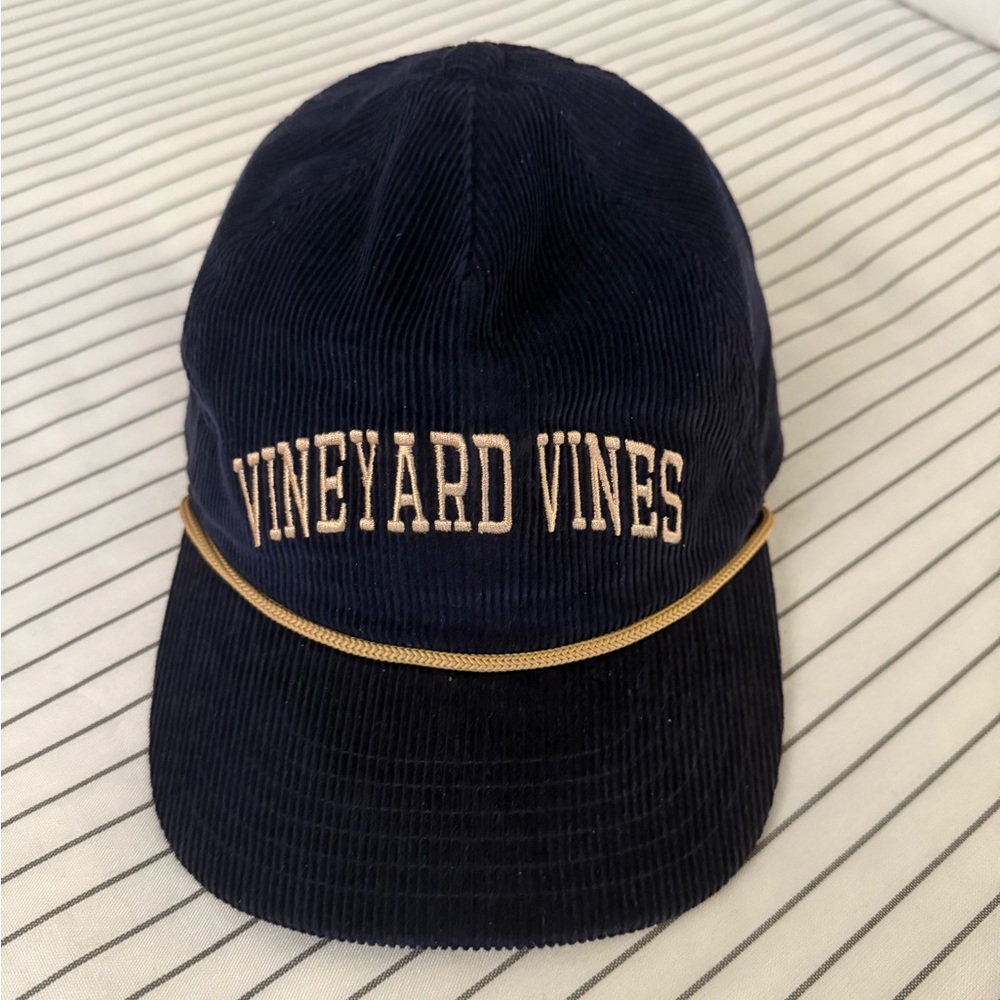 Vineyard Vines Collegiate Logo Corduroy 5-Panel Hat SnapBack. Outdoor Golf
